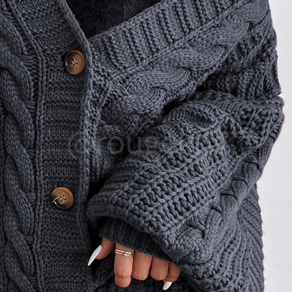 Oversized Grey Cable Knit Cardigan Long Sleeves Hip Length Buttoned - Picture 7 of 16